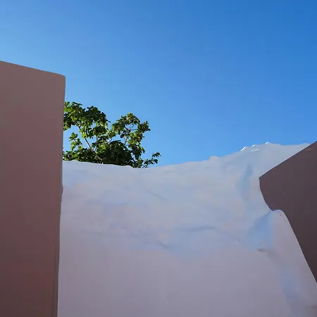 Paramythi Art Maison Emporio (Santorini)