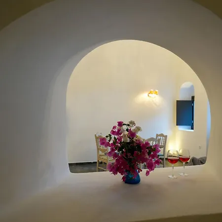 Paramythi Art Maison Emporio (Santorini)