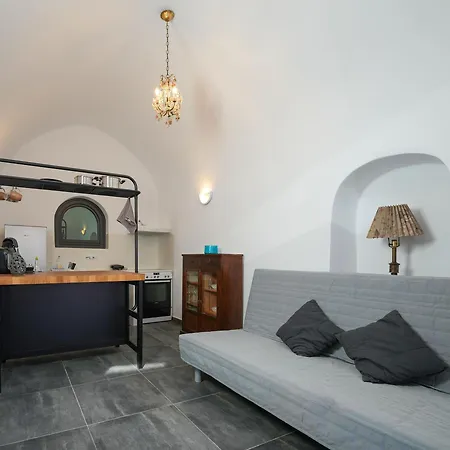 Paramythi Art Maison Aparthotel Emporio (Santorini)