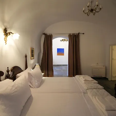 Paramythi Art Maison Emporio (Santorini)