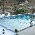Aparthotel Paramythi Art Maison 4*