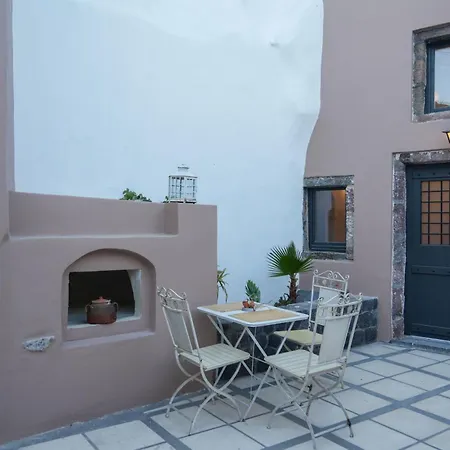 アパートホテル Paramythi Art Maison