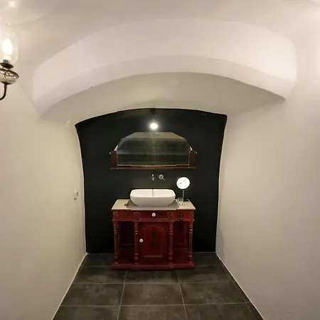 Paramythi Art Maison Emporio (Santorini)