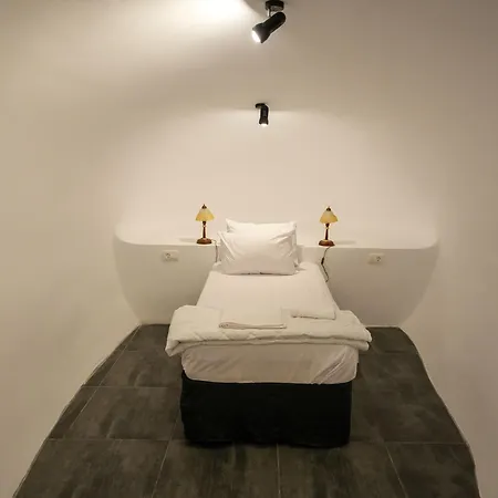 Paramythi Art Maison Emporio (Santorini)