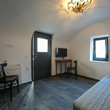 Aparthotel Paramythi Art Maison Emporio (Santorini)