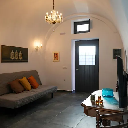 Paramythi Art Maison アパートホテル Emporio (Santorini)