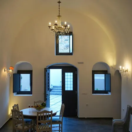 Paramythi Art Maison アパートホテル 4*