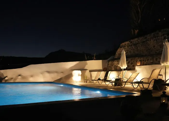 Ξενοδοχείο με διαμερίσματα Paramythi Art Maison 4*