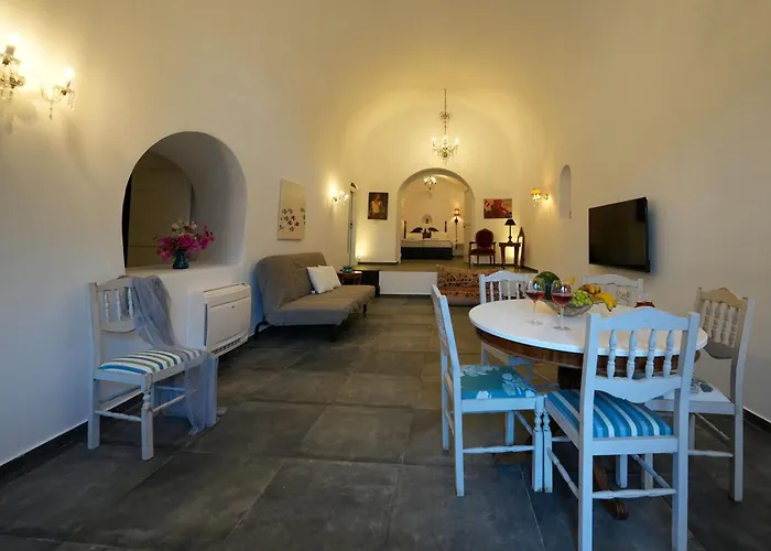 Lejlighedshotel Paramythi Art Maison 4*