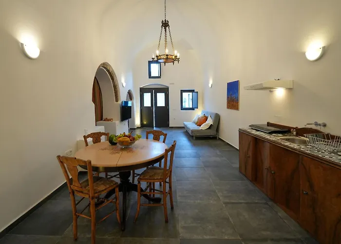 Lejlighedshotel Paramythi Art Maison Emporio (Santorini)