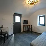شقة فندقية Paramythi Art Maison Emporio (Santorini)