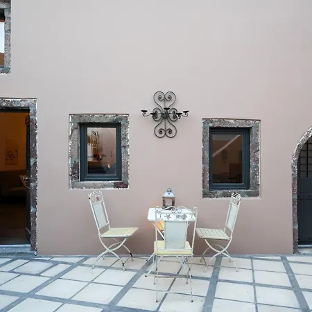 Lägenhetshotell Paramythi Art Maison Emporio (Santorini)