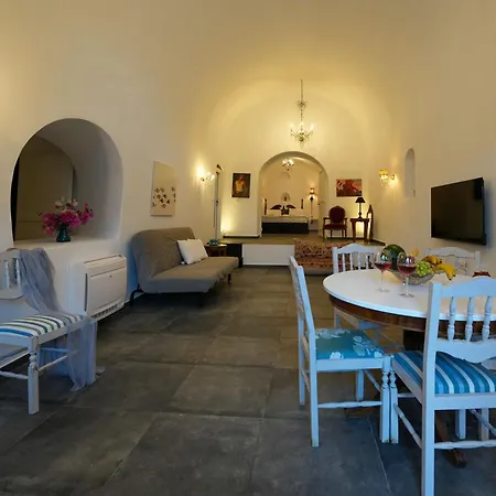 Lägenhetshotell Paramythi Art Maison 4*